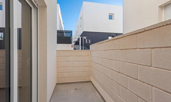 Piso en calle de Xipre, 70