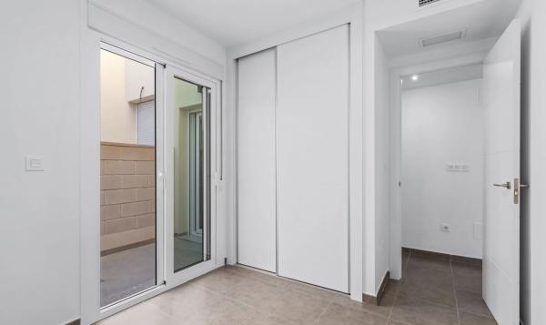 Piso en calle de Xipre, 70