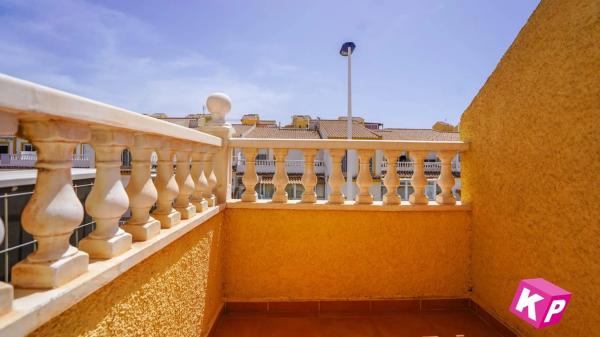 Chalet adosado en calle de Orden Jonico