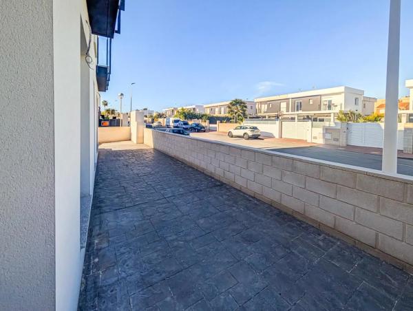 Casa independiente en calle Malta