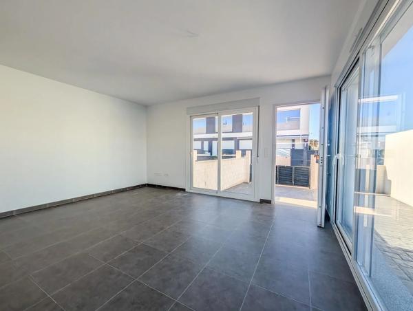 Casa independiente en calle Malta