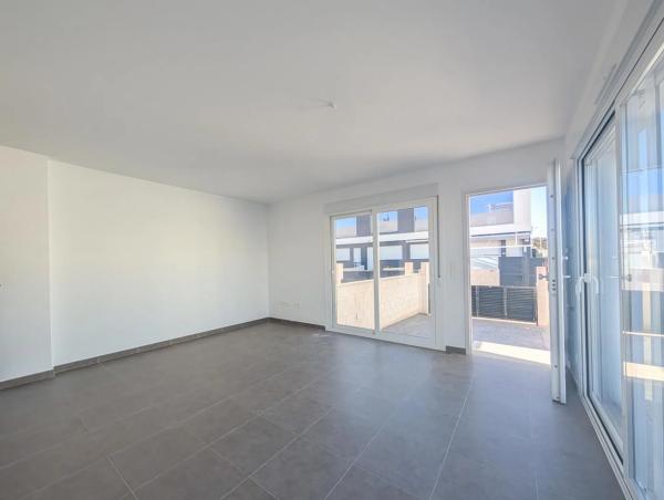 Casa independiente en calle Malta