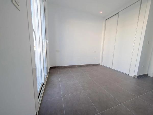 Casa independiente en calle Malta