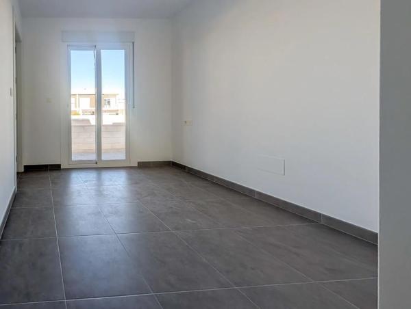 Casa independiente en calle Malta