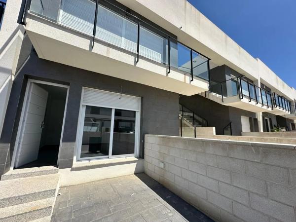 Casa independiente en calle de Creta