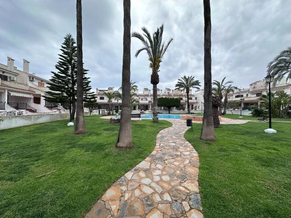 Chalet adosado en calle Monte de Santa Pola