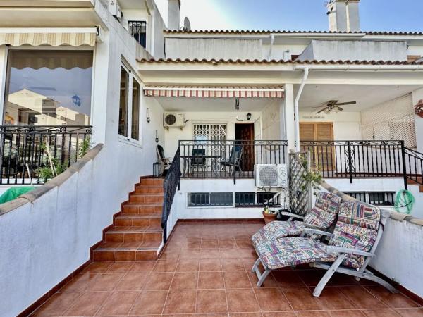 Chalet en calle Monte de Santa Pola