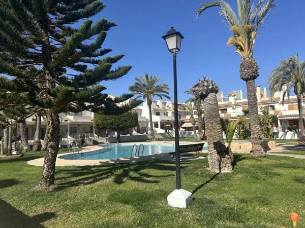 Chalet en calle Monte de Santa Pola