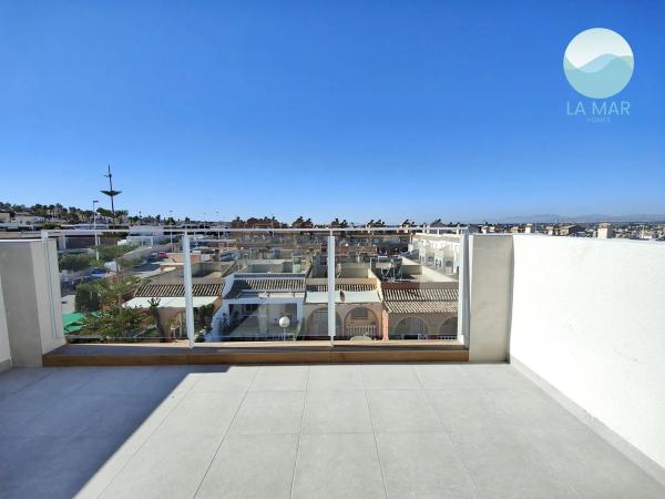 Chalet adosado en calle de Xipre