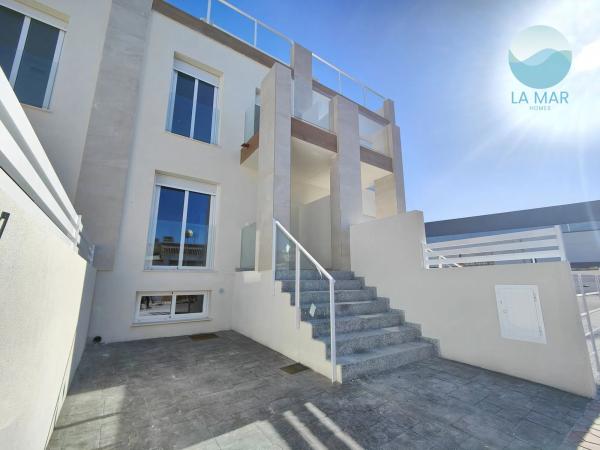 Chalet adosado en calle de Xipre