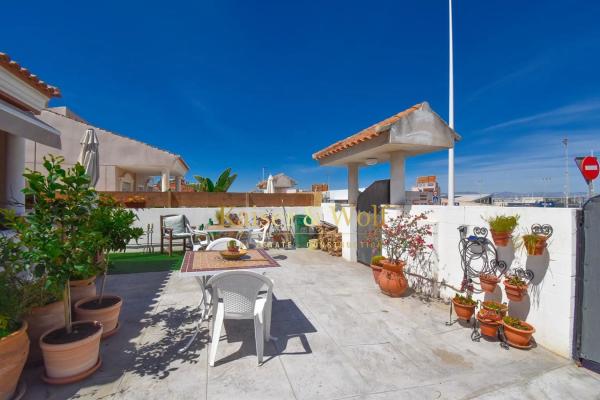 Casa independiente en calle de Finlandia