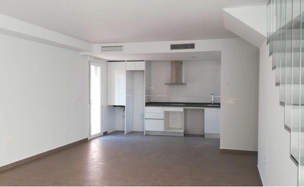 Casa independiente en calle CHipre