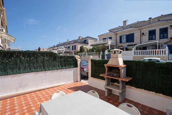 Chalet adosado en calle La Rioja