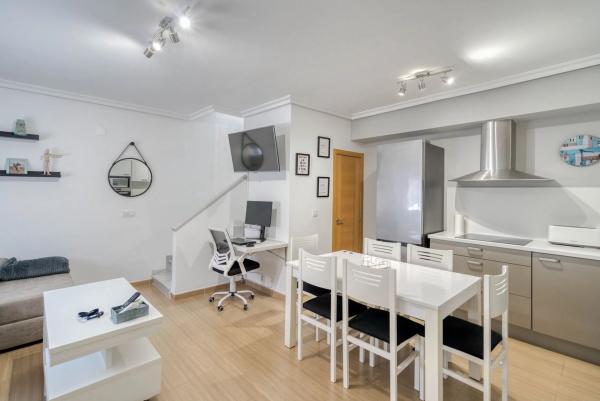 Chalet adosado en calle La Rioja