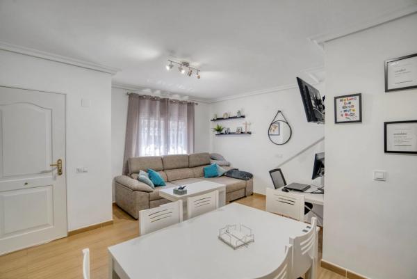 Chalet adosado en calle La Rioja