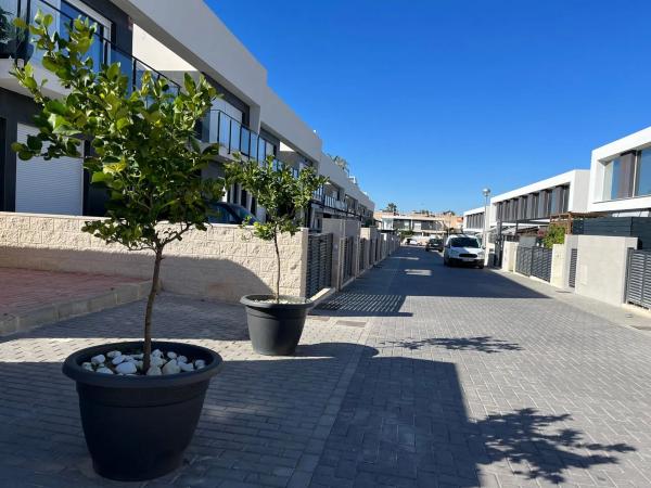 Piso en calle de Xipre, 70