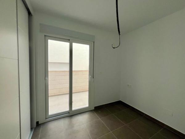 Piso en calle de Xipre, 70