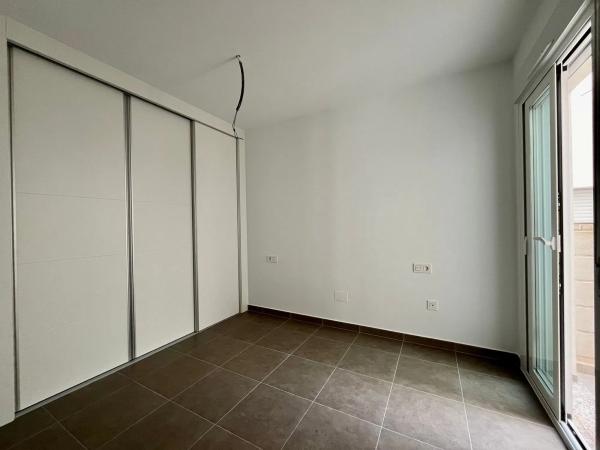 Piso en calle de Xipre, 70