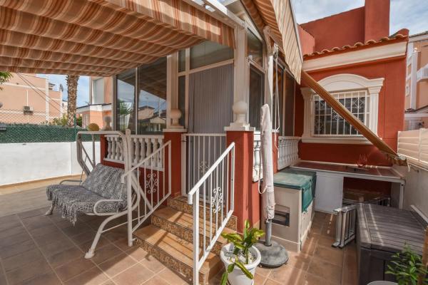 Casa independiente en avenida de Finlandia, 10