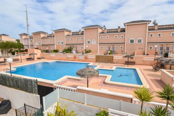 Casa independiente en avenida de Finlandia, 10