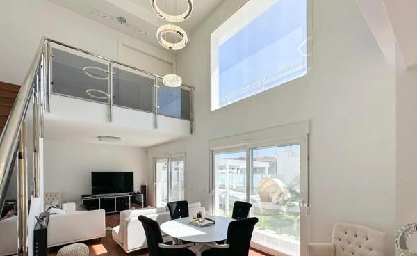 Casa independiente en calle Malta