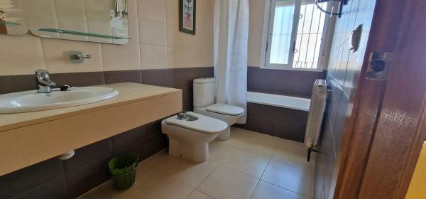 Chalet pareado en avenida escandinavia, 39