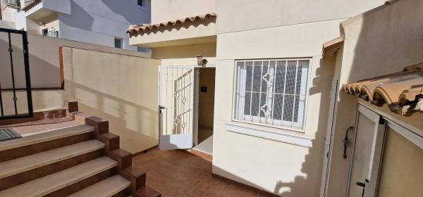 Chalet pareado en avenida escandinavia, 39