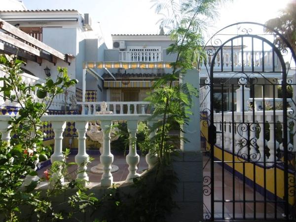 Chalet adosado en avenida America . Urbanizacion Sueño Azul, 23  y 24