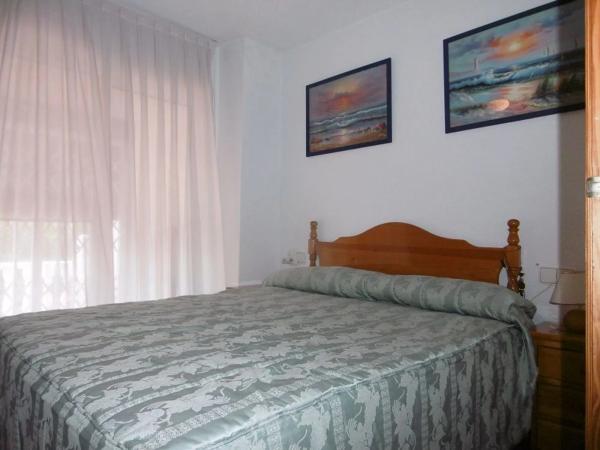 Chalet adosado en avenida America . Urbanizacion Sueño Azul, 23  y 24