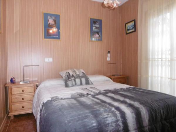 Chalet adosado en avenida America . Urbanizacion Sueño Azul, 23  y 24