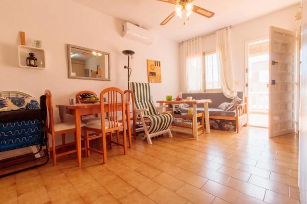 Piso en calle Venecia, 28