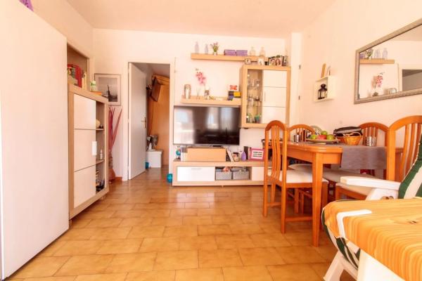 Piso en calle Venecia, 28