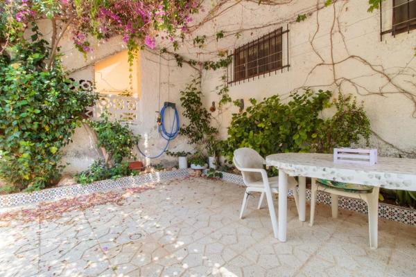 Piso en calle Venecia, 28