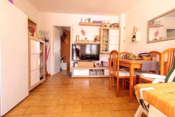 Piso en calle Venecia, 28