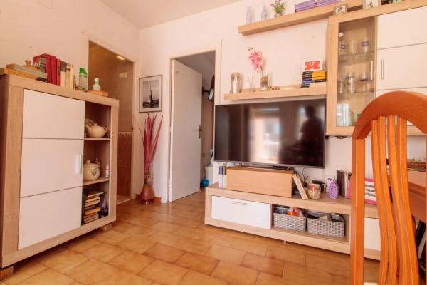 Piso en calle Venecia, 28