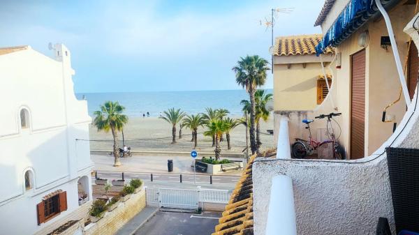 Chalet adosado en calle Veintiocho de Diciembre, 1