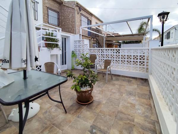 Chalet adosado en calle Jijona