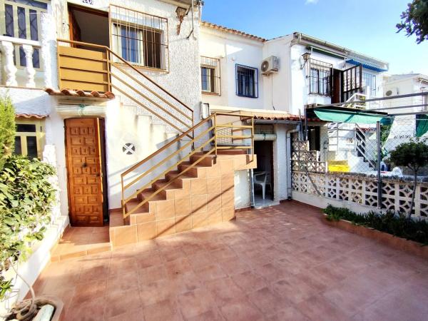 Chalet adosado en avenida de Ronda, 27