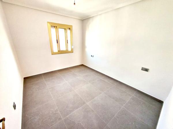 Chalet adosado en avenida de Ronda, 27