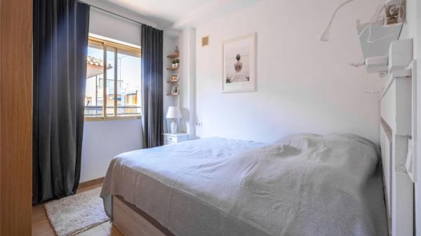 Piso en calle Hellín, 13