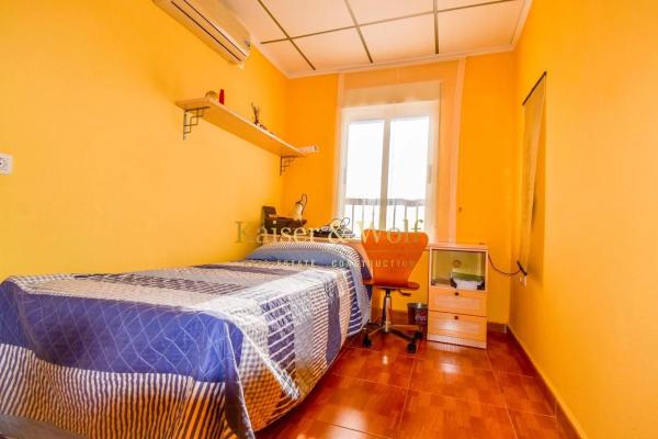 Piso en calle Enrique Pire Solís