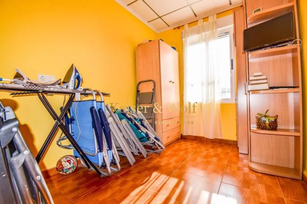 Piso en calle Enrique Pire Solís