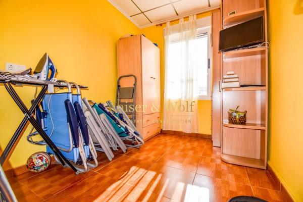 Piso en calle Enrique Pire Solís