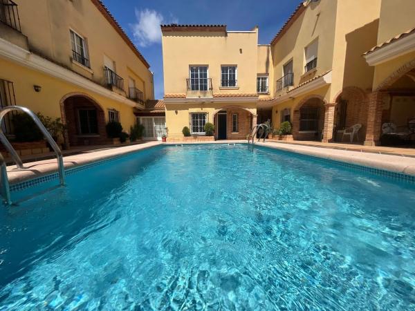 Chalet adosado en calle Gerona