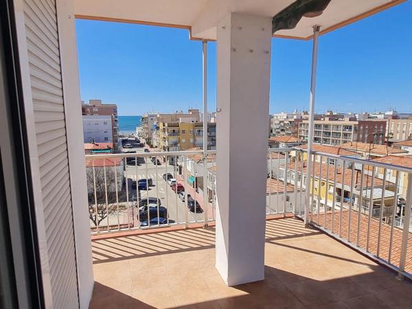 Piso en calle Yecla, 50