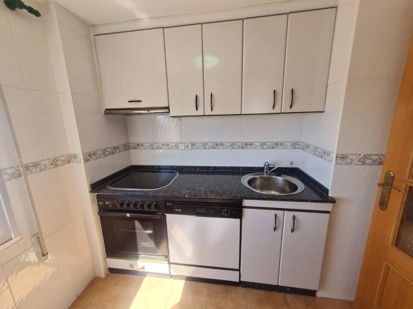 Piso en calle Yecla, 50