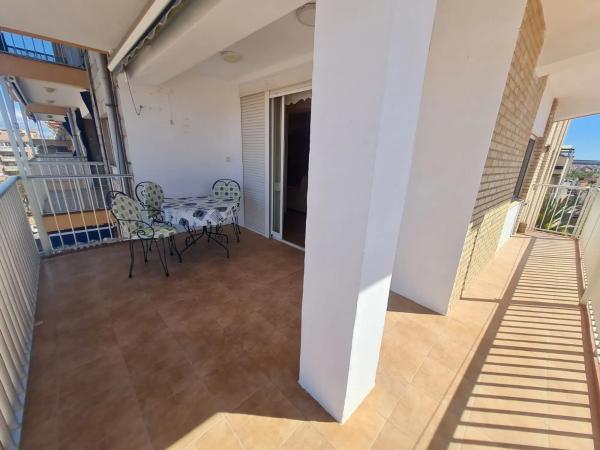 Piso en calle Yecla, 50