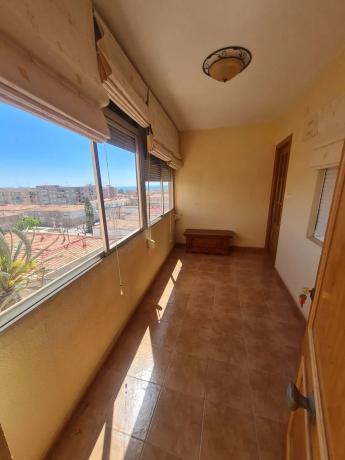 Piso en calle Yecla, 50