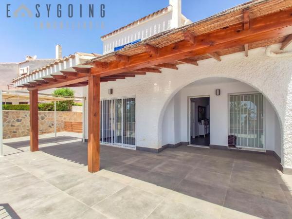 Casa independiente en avenida de la Armada Española