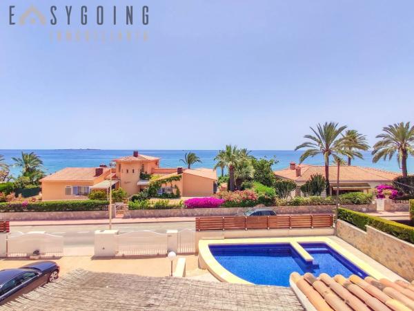 Casa independiente en avenida de la Armada Española